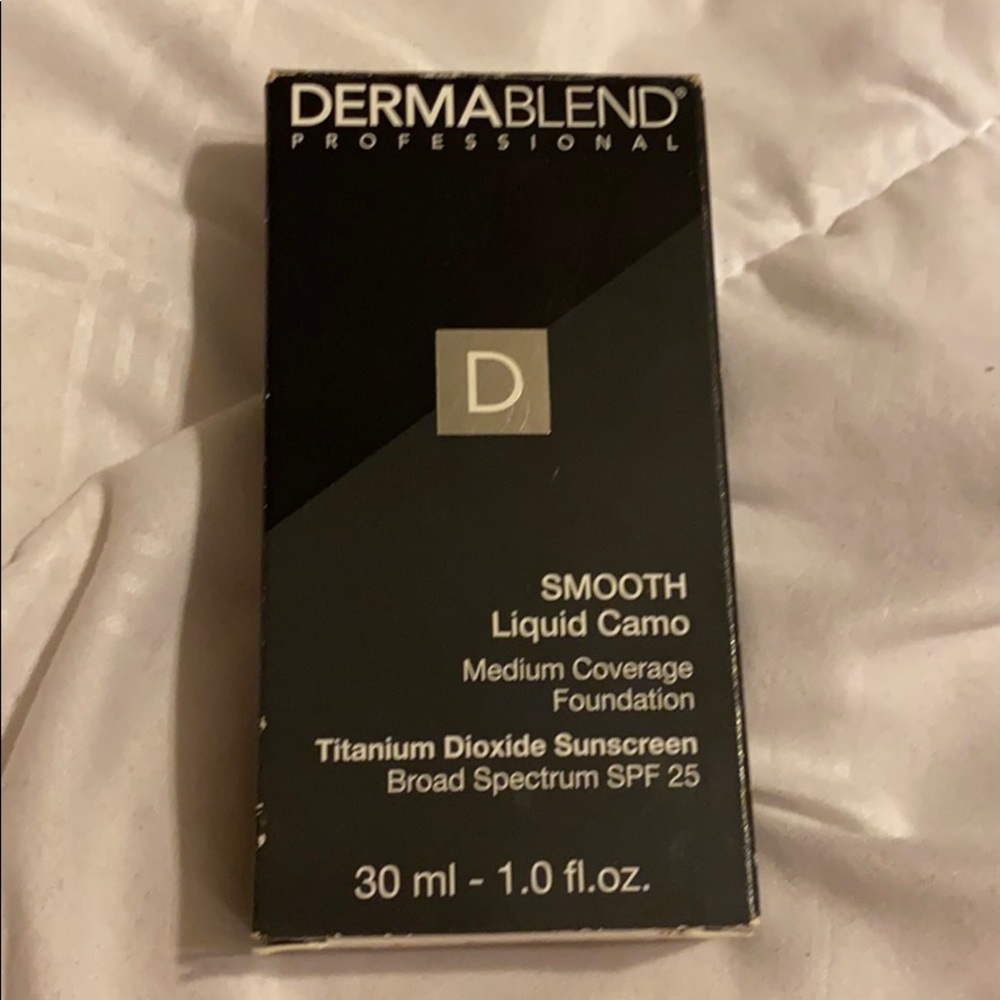 Dermablend foundation - Picture 1 of 3